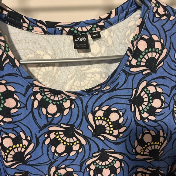 H&M Floral Blue and Pink Short Sleeve Tee - Picture 2 of 4